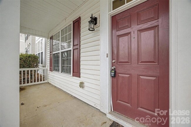 7371 Laurel Valley Rd in Charlotte, NC - Foto de edificio - Building Photo