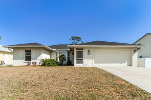 4658 Sierra Ln in Bonita Springs, FL - Building Photo