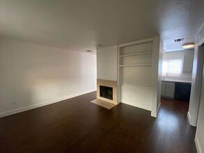 2418 P St in Sacramento, CA - Building Photo - Building Photo