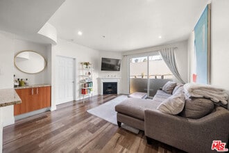 620 S Gramercy Pl in Los Angeles, CA - Building Photo - Building Photo