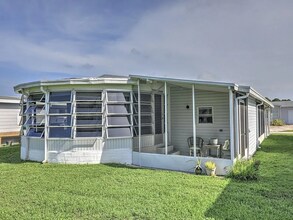 1035 Royal Palm Dr in Micco, FL - Building Photo - Building Photo