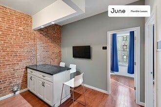 351 W 46th St in New York, NY - Building Photo - Building Photo