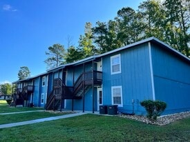Pinecrest Village in Rockingham, NC - Building Photo