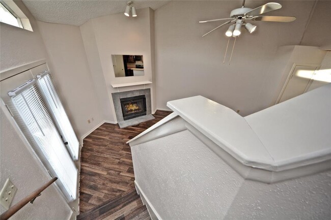 property at 10855 Meadowglen Ln