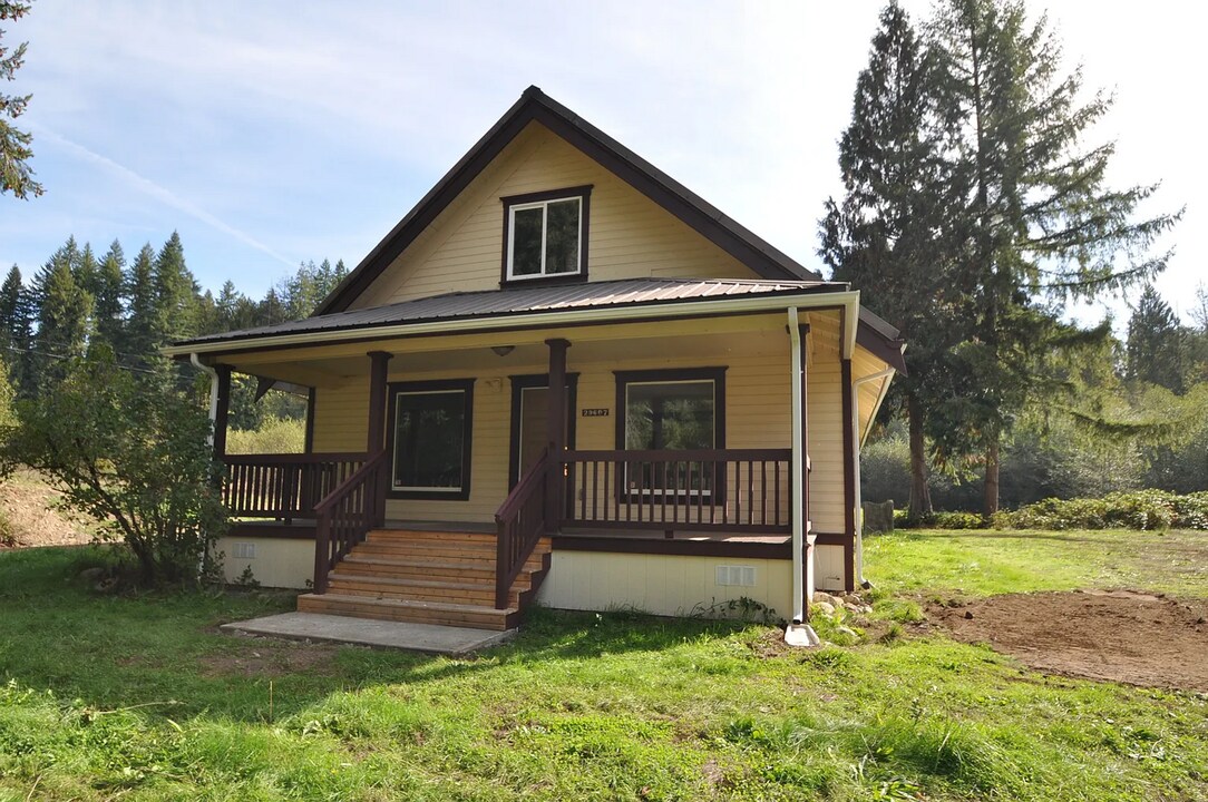 29607 WA-9 in Arlington, WA - Building Photo