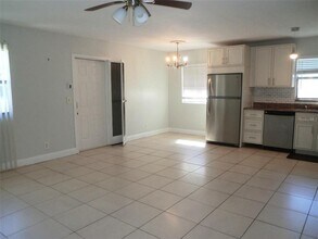 102 Cambridge Trail in Sun City Center, FL - Building Photo - Building Photo