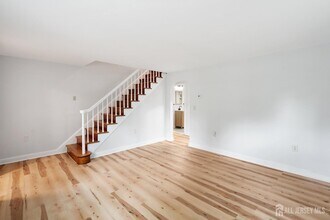 174 Alcoa Ave in Edison, NJ - Building Photo - Building Photo