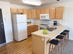 Highlands Ridge Apartments in Pierre, SD - Building Photo - Building Photo