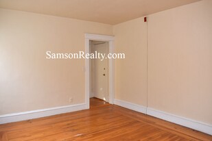 100 Taft Ave, Unit 3 in Providence, RI - Building Photo