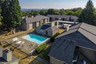 Sorrento View Apartments in Beaverton, OR - Building Photo - Building Photo