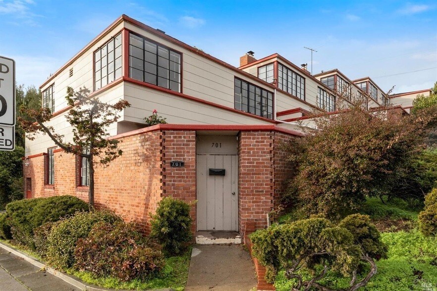 701 Napa St in Vallejo, CA - Building Photo