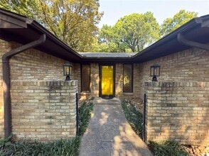 1310 Bow Creek Dr in Duncanville, TX - Building Photo - Building Photo