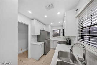 5300 Treetops Dr in Naples, FL - Building Photo - Building Photo