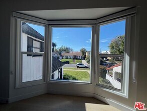 1546 S Ogden Dr in Los Angeles, CA - Building Photo - Building Photo