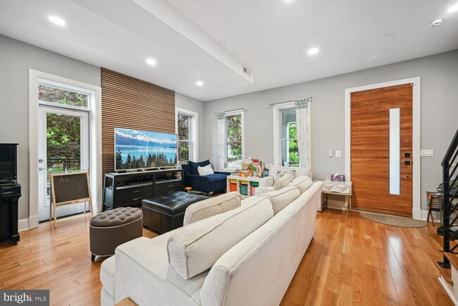 522 F St NE in Washington, DC - Building Photo - Building Photo