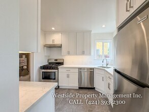 740 Flower Ave in Los Angeles, CA - Building Photo - Building Photo