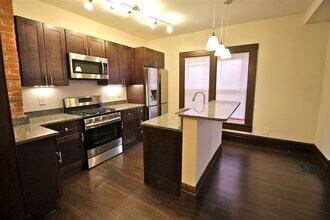 38 W Oakland Ave in Columbus, OH - Building Photo - Building Photo