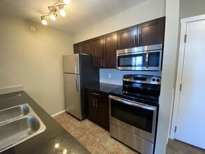 3207 James Mowatt Trl SW in Edmonton, AB - Building Photo - Building Photo