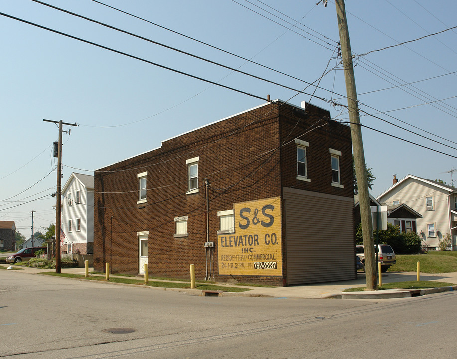 1312 Salt Spring Rd in Youngstown, OH - Building Photo