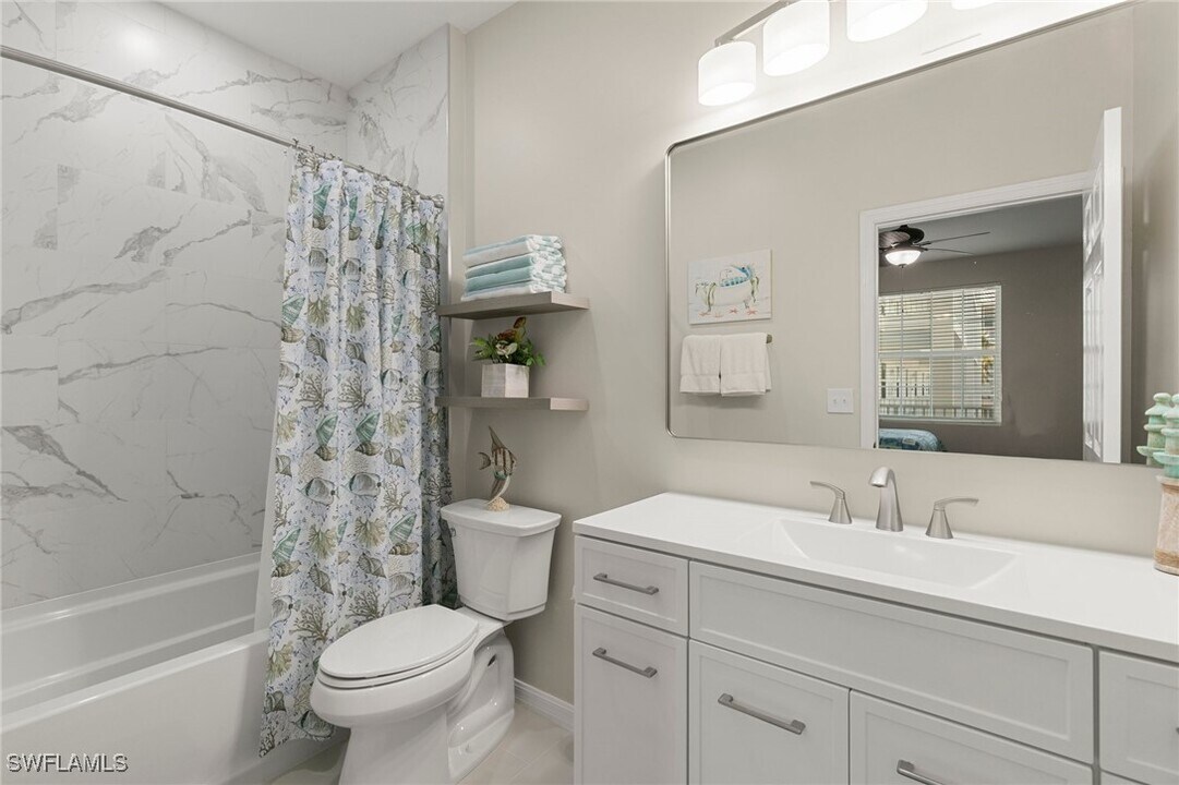 140 Palm St in Marco Island, FL - Building Photo