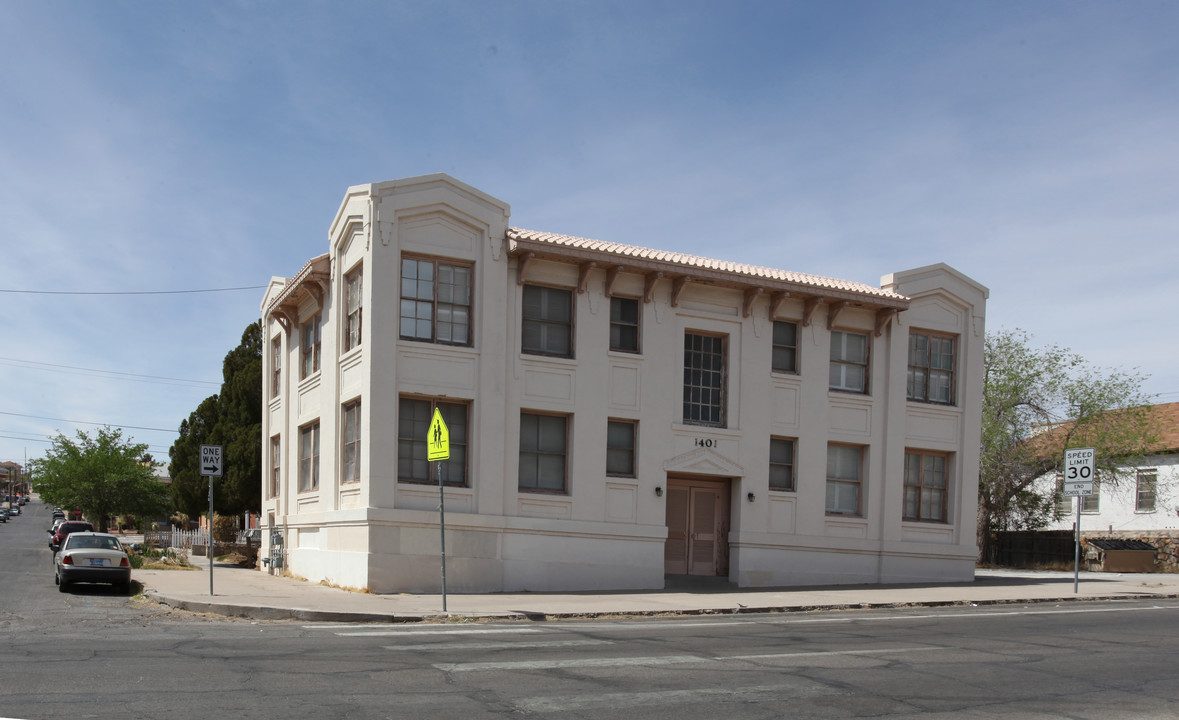 1401 N Campbell St in El Paso, TX - Building Photo