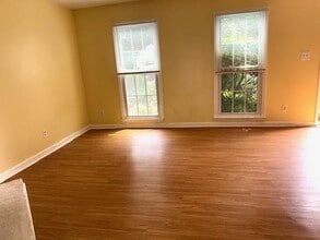 1028 Jeanette Ln in Norcross, GA - Foto de edificio - Building Photo