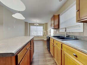 5523 Golden Gate Rd in Knoxville, TN - Foto de edificio - Building Photo