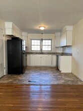 8530 Orcutt Ave in Newport News, VA - Foto de edificio - Building Photo