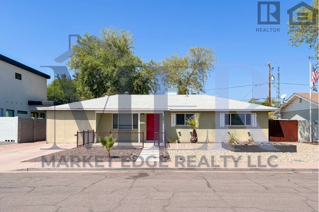 property at 3608 N Navajo Trail