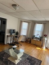 173-175 Bay View Ave in Cranston, RI - Building Photo - Building Photo