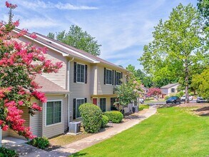 West Winds Townhomes in Columbia, SC - Foto de edificio - Building Photo