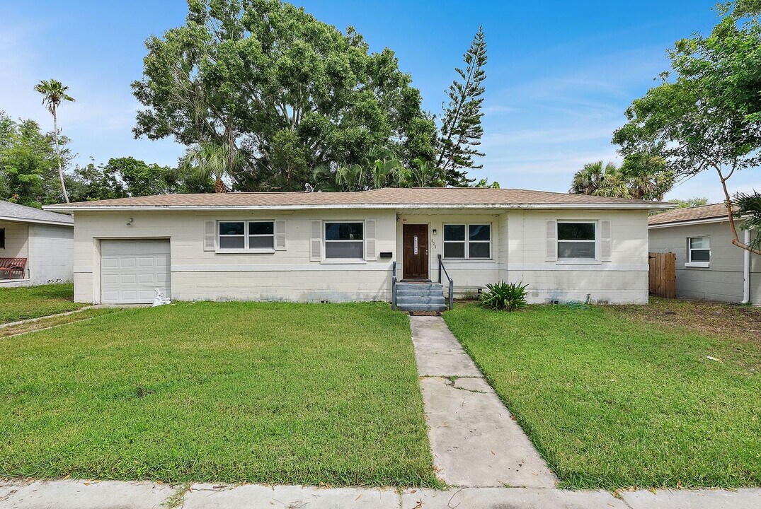 623 37th Ave S in St. Petersburg, FL - Building Photo