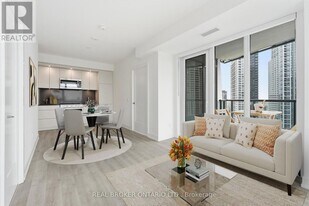 60 Central Park Roadway in Toronto, ON - Building Photo