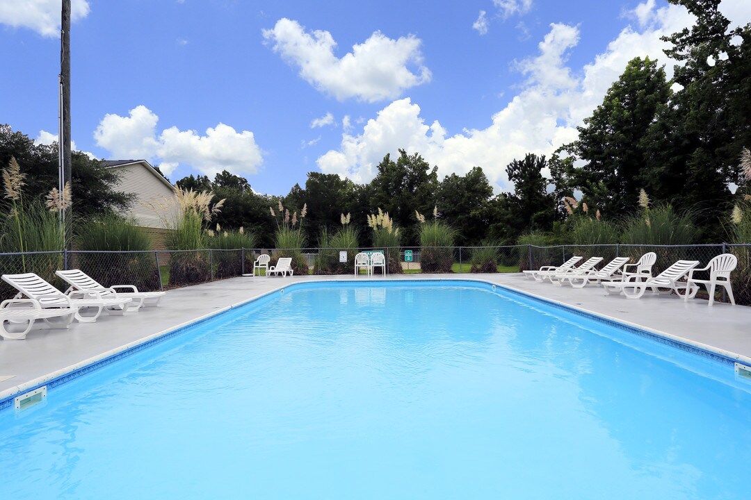 Seasons Apartments in Statesboro, GA - Building Photo