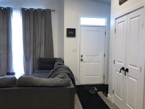 492 Hethrington Ave in Winnipeg, MB - Building Photo - Building Photo