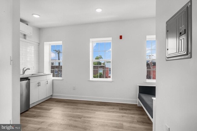 property at 2046 E Huntingdon St