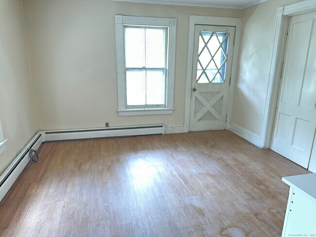 61 Clarence St in Torrington, CT - Building Photo - Building Photo