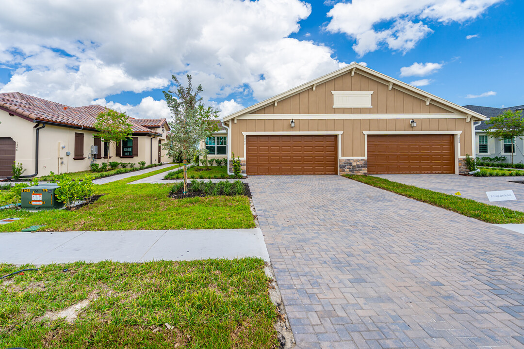 1242 Tangled Orch Trce in Loxahatchee, FL - Building Photo