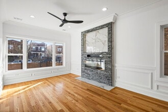 3934 N Sawyer Ave, Unit 1 in Chicago, IL - Building Photo - Building Photo