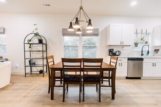 215 Kerr Ave in Murfreesboro, TN - Foto de edificio - Building Photo