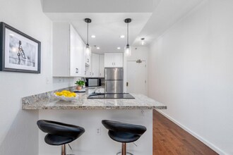 201 Harrison St in San Francisco, CA - Foto de edificio - Building Photo