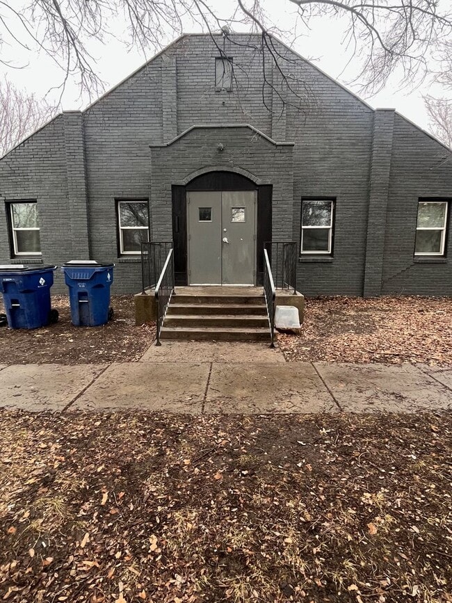 property at 1704 Santa Fe S