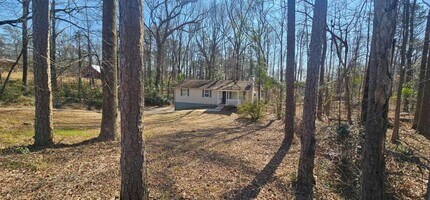 6131 Rockbridge Rd SW in Stone Mountain, GA - Building Photo - Building Photo