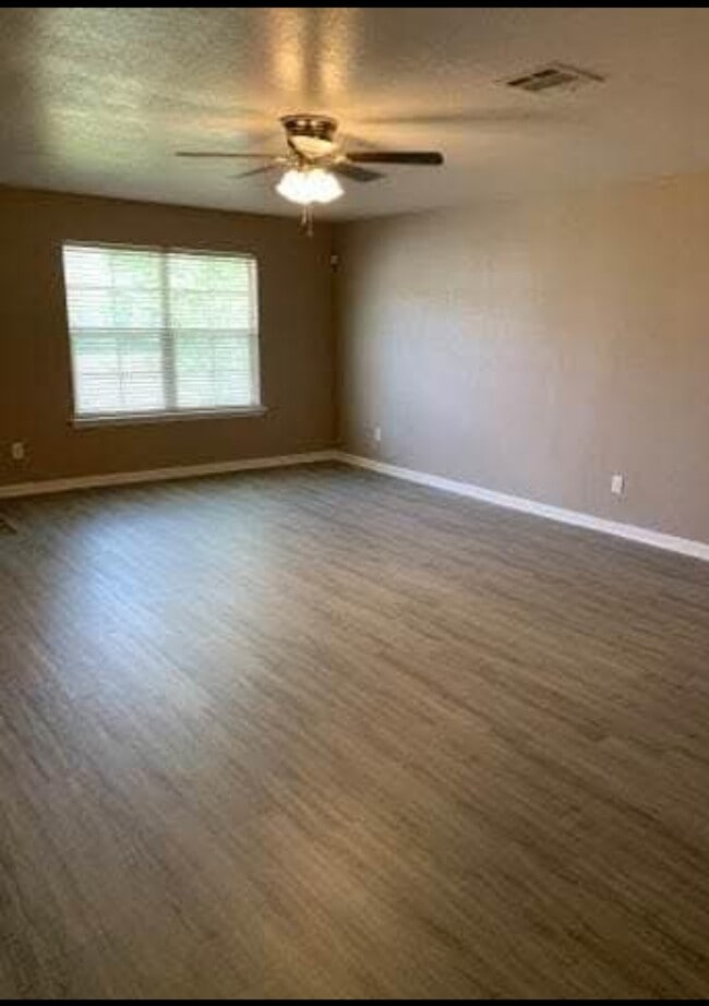 39090 Prairie North Dr in Gonzales, LA - Building Photo - Building Photo