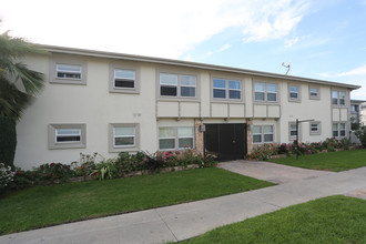 Palms Apartments in Los Angeles, CA - Building Photo - Building Photo