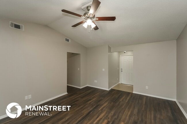 1836 Shannon Lake Dr in Middleburg, FL - Building Photo - Building Photo