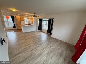 23004 Fontwell Square in Sterling, VA - Building Photo - Building Photo