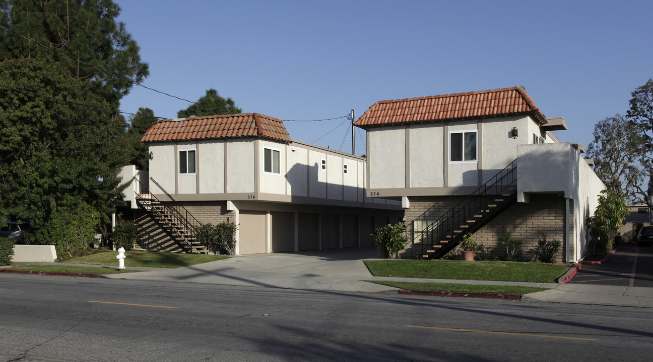 376 W Bay St in Costa Mesa, CA - Foto de edificio