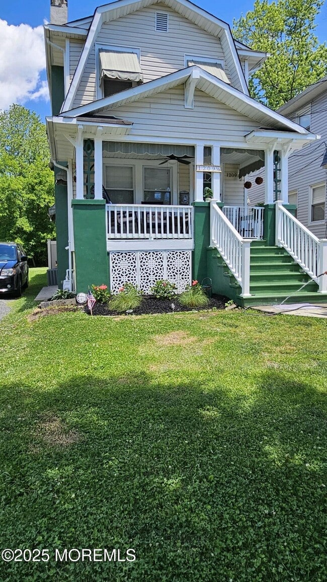 property at 1209 7th Ave