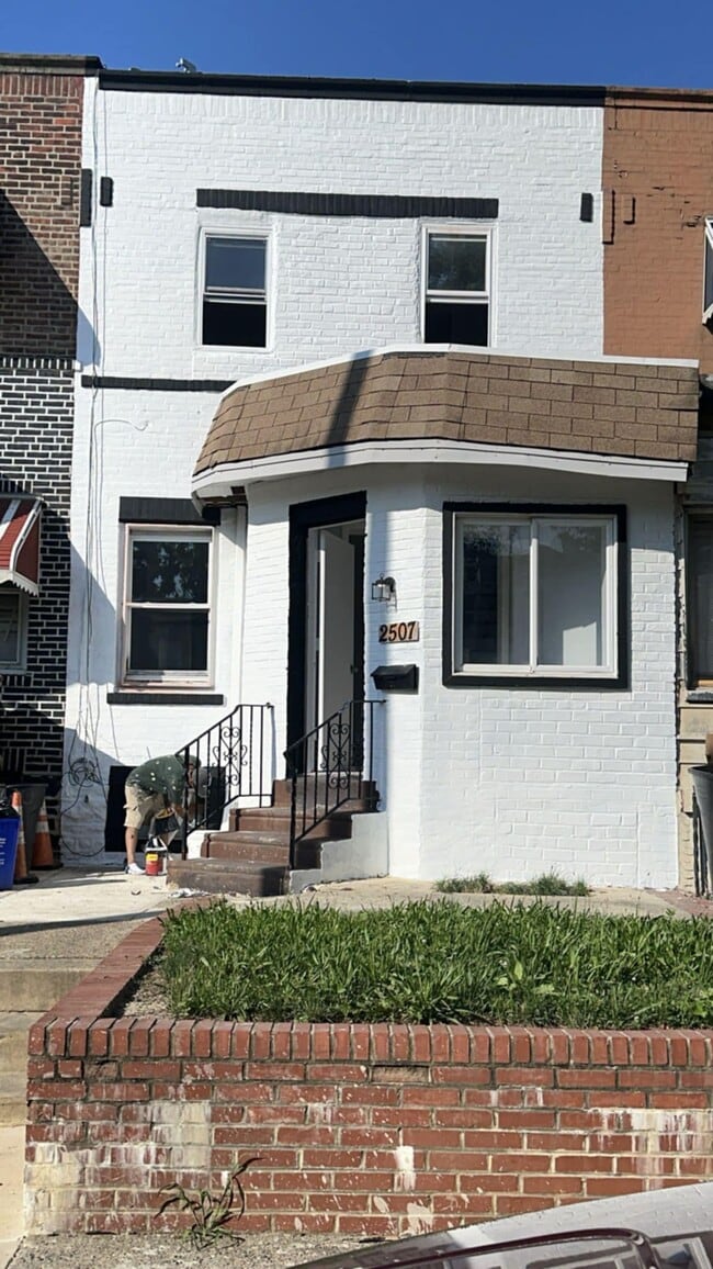 property at 2507 S 68th St